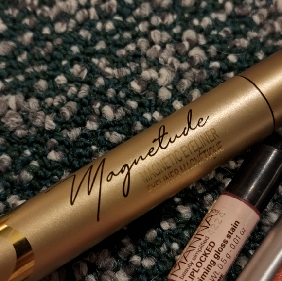 NWT! Makeup Case (FULL) - Picture 5 of 16